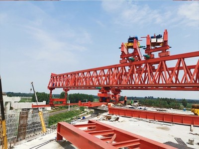 青海海南节段拼架桥机出租厂家对参加安装人员要进行培